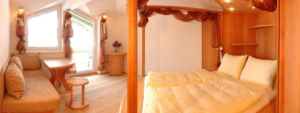 סול Bed & Breakfast Landhaus Strasser מראה חיצוני תמונה
