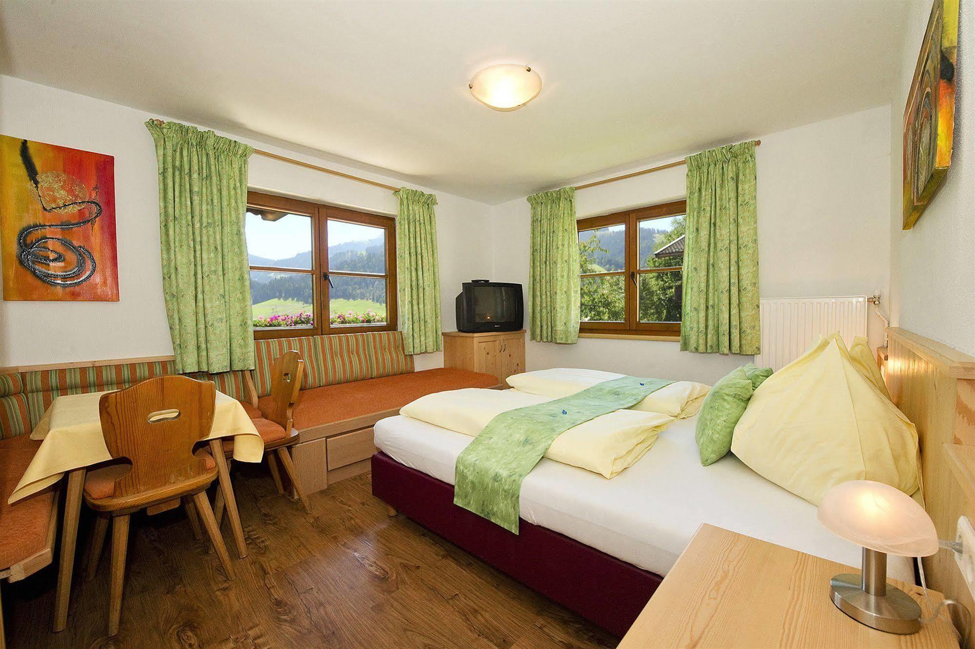סול Bed & Breakfast Landhaus Strasser מראה חיצוני תמונה