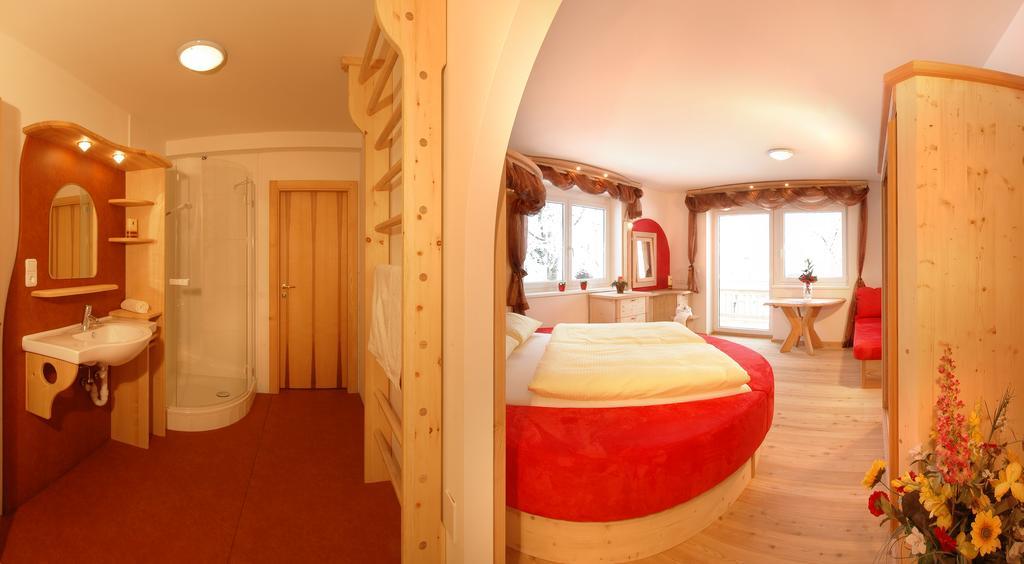 סול Bed & Breakfast Landhaus Strasser מראה חיצוני תמונה