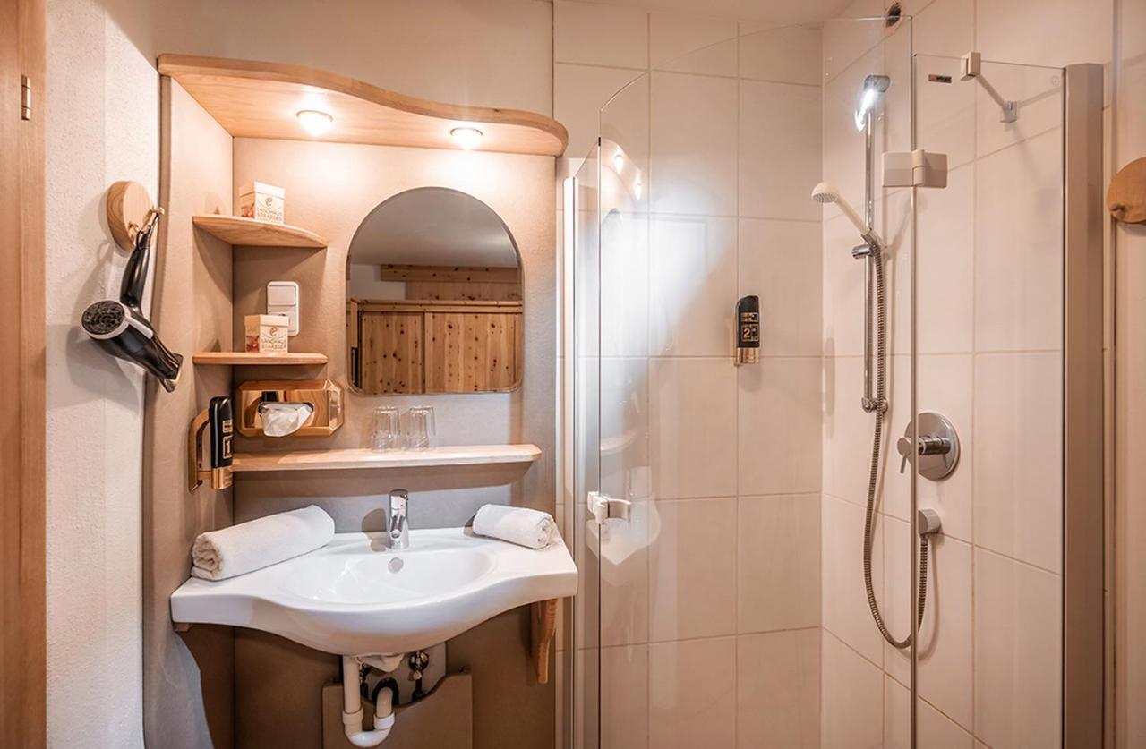 סול Bed & Breakfast Landhaus Strasser מראה חיצוני תמונה